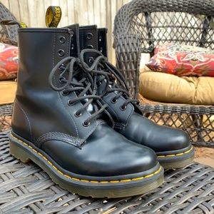 Dr. Martens 1460 Women’s Smooth Leather Lace Up Boots.